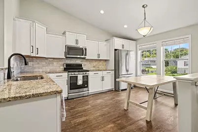 645 S Cygnet Lake Drive, Benton Harbor, MI 49022 - Photo 5