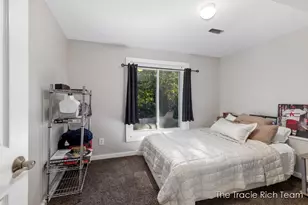216 Glenview Ct NE, Rockford, MI 49341 - Photo 31