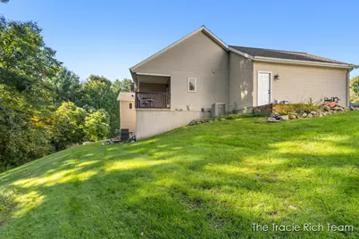 216 Glenview Court NE, Rockford, MI 49341 - Photo 39