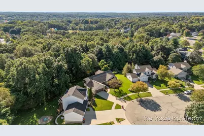 216 Glenview Court NE, Rockford, MI 49341 - Photo 47