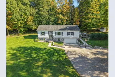 6927 Forestview Trail, Saranac, MI 48881 - Photo 31