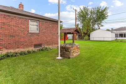 18272 Oak Avenue, Eastpointe, MI 48021 - Photo 23