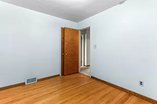 18272 Oak Ave, Eastpointe, MI 48021 - Photo 15