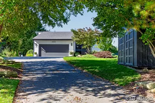 4363 Lakes Edge Dr, Holland, MI 49424 - Photo 11