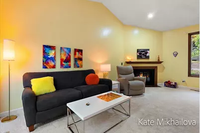 2411 Highpointe Drive, Kalamazoo, MI 49008 - Photo 5