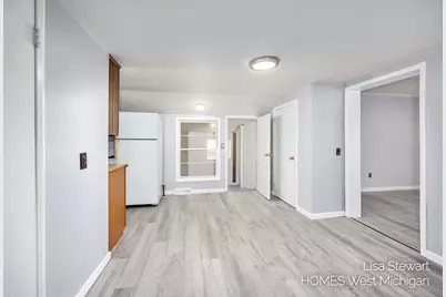 302 W Superior Street, Wayland, MI 49348 - Photo 11