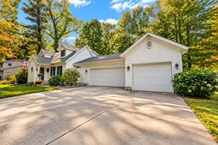 15969 Lone Pine Ct, Spring Lake, MI 49456 - Photo 3