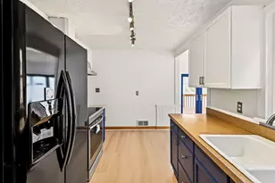 828 N Francis Ave, Lansing, MI 48912 - Photo 7