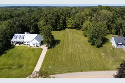412 Midlakes Boulevard #6, Plainwell, MI 49080 - Photo 3