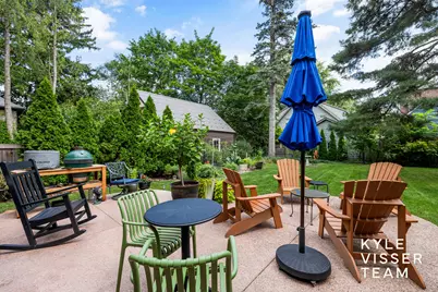 950 Pinecrest Avenue SE, East Grand Rapids, MI 49506 - Photo 41
