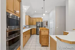 985 Thornwyk Dr NW, Grand Rapids, MI 49534 - Photo 17