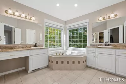985 Thornwyk Drive NW, Grand Rapids, MI 49534 - Photo 23
