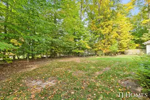 985 Thornwyk Dr NW, Grand Rapids, MI 49534 - Photo 45