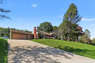 167 University Dr, Howell, MI 48843 - Photo 3