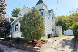 928 Worden St SE, Grand Rapids, MI 49507 - Photo 1
