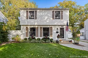 714 Rosewood Ave SE, East Grand Rapids, MI 49506 - Photo 3
