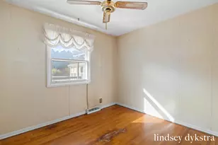 920 Coventry Dr NW, Grand Rapids, MI 49544 - Photo 21