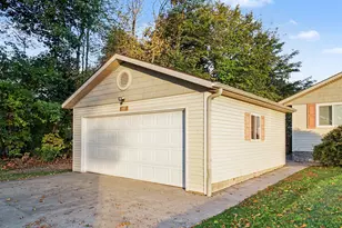 8728 E Long Lake Dr, Scotts, MI 49088 - Photo 5