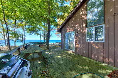 847 N Scenic Drive, Muskegon, MI 49445 - Photo 9