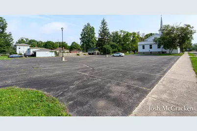 404 N Hudson Street SE, Lowell, MI 49331 - Photo 3
