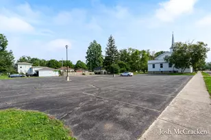 404 N Hudson St SE, Lowell, MI 49331 - Photo 3