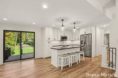 1345 W Lakewood Boulevard, Holland, MI 49424 - Photo 7