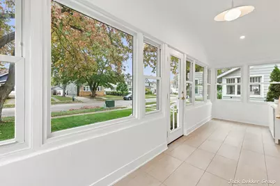 118 W Central Avenue, Zeeland, MI 49464 - Photo 5