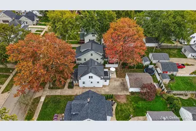 118 W Central Avenue, Zeeland, MI 49464 - Photo 45