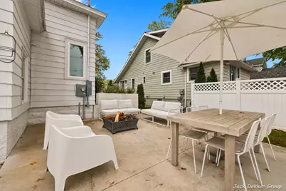 118 W Central Avenue, Zeeland, MI 49464 - Photo 41