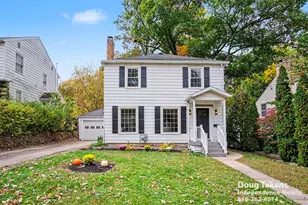 241 Baynton Ave NE, Grand Rapids, MI 49503 - Photo 1