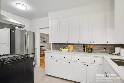 241 Baynton Avenue NE, Grand Rapids, MI 49503 - Photo 15