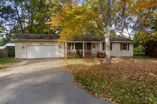 1301 Linden Dr, Muskegon, MI 49445 - Photo 1