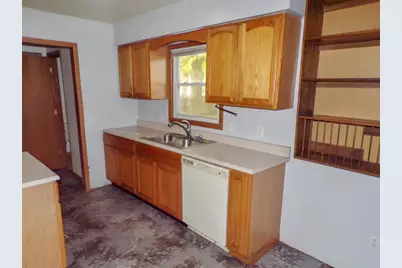 1301 Linden Drive, Muskegon, MI 49445 - Photo 7