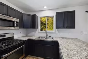 11545 Holmden Ct NE, Rockford, MI 49341 - Photo 9