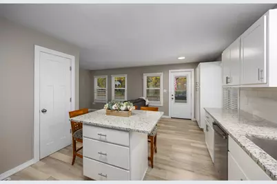 927 Aberdeen Street NE, Grand Rapids, MI 49505 - Photo 9