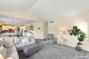 8621 Sun Park Dr, Zeeland, MI 49464 - Photo 5