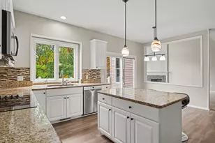 2358 Arbor Tree Ct SE, Grand Rapids, MI 49546 - Photo 9