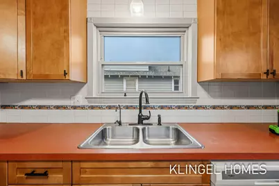 1054 W Larch Avenue, Muskegon, MI 49441 - Photo 13