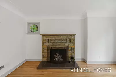 1054 W Larch Avenue, Muskegon, MI 49441 - Photo 7