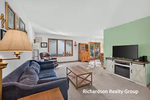 13496 Oakfield Ln, Grand Haven, MI 49417 - Photo 7