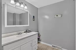 24 Meadowridge Dr, Coldwater, MI 49036 - Photo 29
