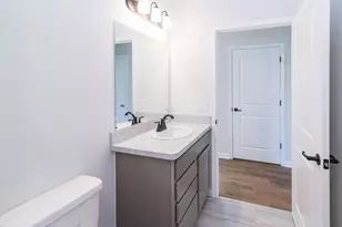 1040 Rebecca St, Marshall, MI 49068 - Photo 15