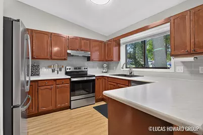 1351 Gladstone Drive SE, Grand Rapids, MI 49506 - Photo 7