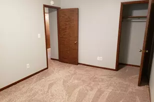 1351 S S Center Rd, Saginaw, MI 48638 - Photo 7
