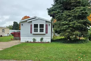27 Locust Ct, Muskegon, MI 49445 - Photo 3