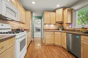 6833 Aleda Ave SE, Grand Rapids, MI 49508 - Photo 9