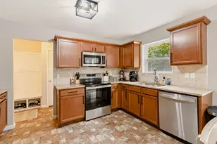 10126 Castle Creek Cir, Galesburg, MI 49053 - Photo 13