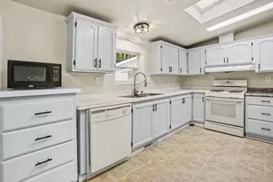 8855 Schultz St, Montague, MI 49437 - Photo 9