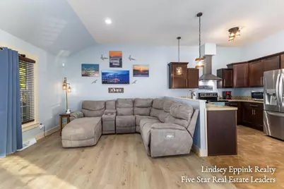 1023 Moreland Street, Grand Haven, MI 49417 - Photo 5