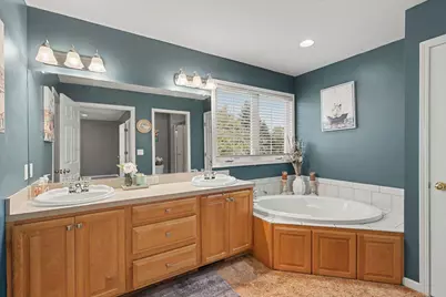 2586 Marble Court, Zeeland, MI 49464 - Photo 23